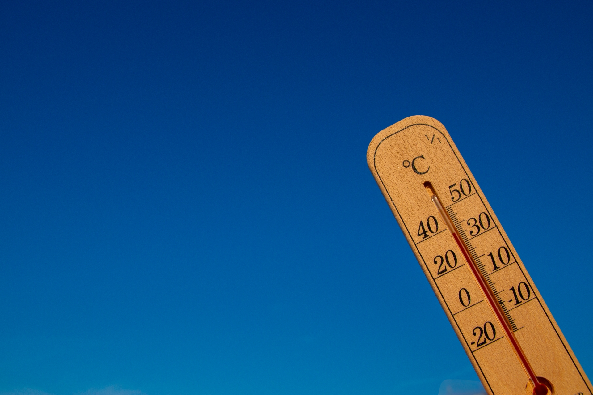 摂氏40度を示す温度計