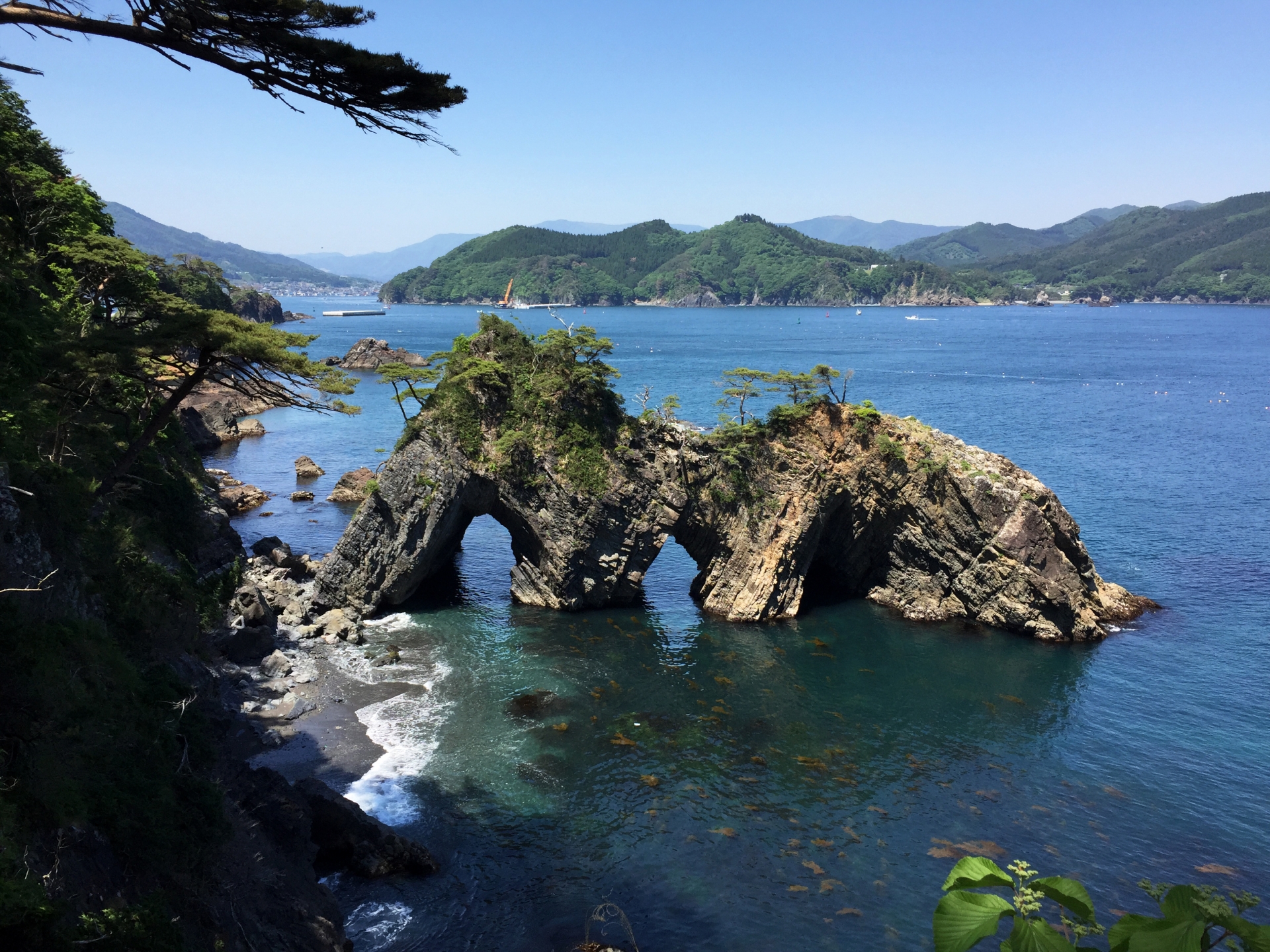碁石海岸の穴通磯