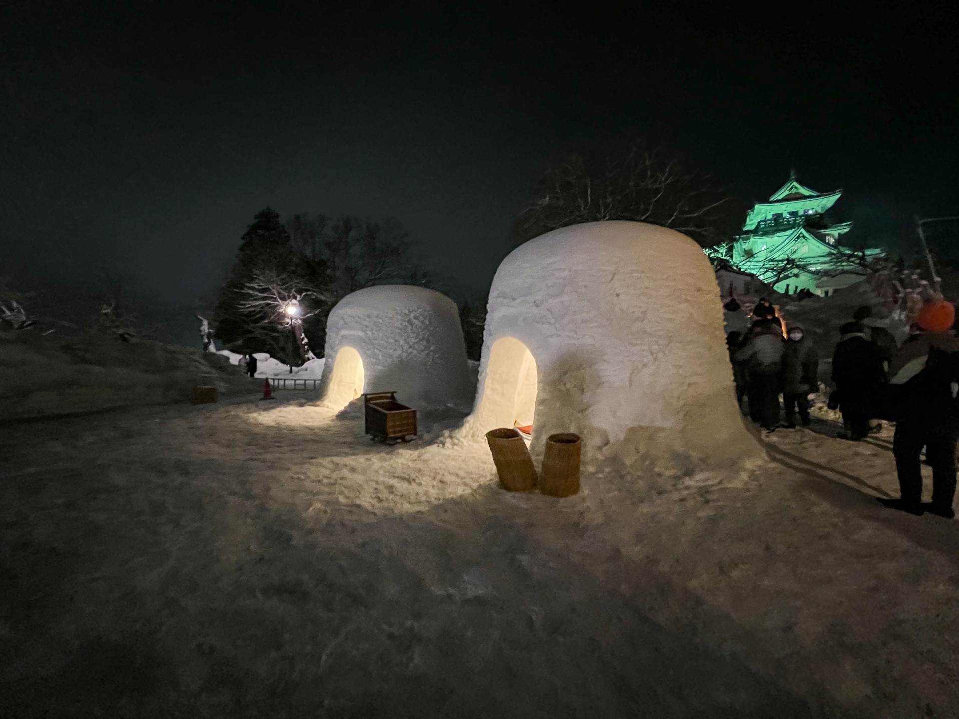 横手の雪まつりかまくら