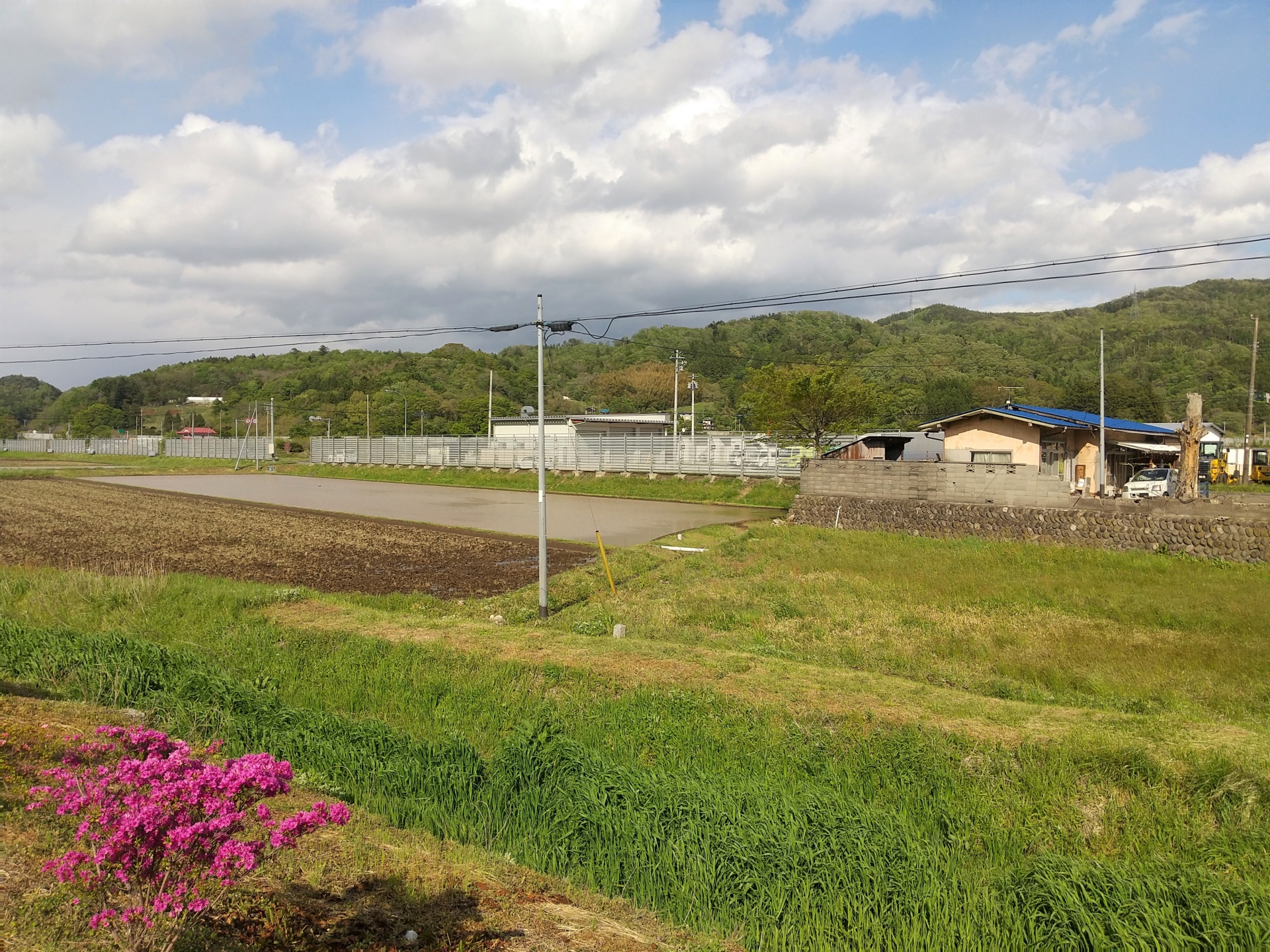 宮城県白石市越河町　国道4号線と家
